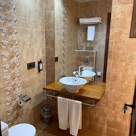 Casa Lola Pensión 3*